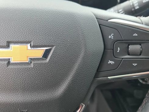Used 2025 Chevrolet Trax LT w/ LT Convenience Package FWD image 15