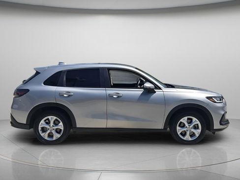 Used 2023 Honda HR-V LX image 3