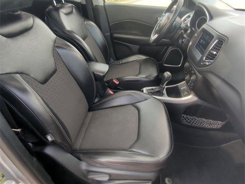 Certified 2020 Jeep Compass Latitude image 26