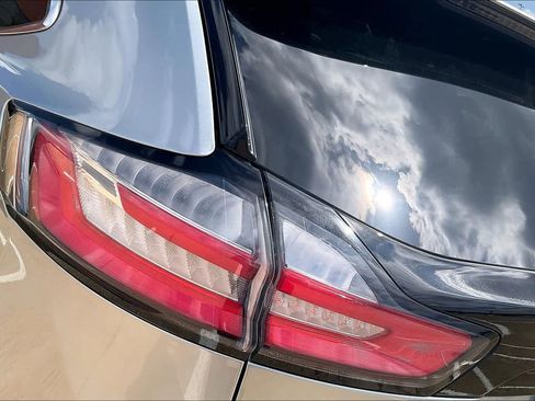 Used 2024 Ford Edge SEL image 31