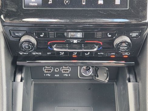 New 2025 Jeep Grand Cherokee Altitude image 14