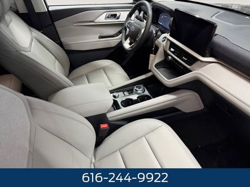 New 2026 Ford Explorer Active image 4