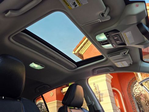 Used 2020 Subaru Crosstrek 2.0i Limited w/ Moonroof Package w/Navigation AWD/4WD image 34
