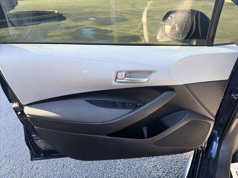 Used 2020 Toyota Corolla LE image 18