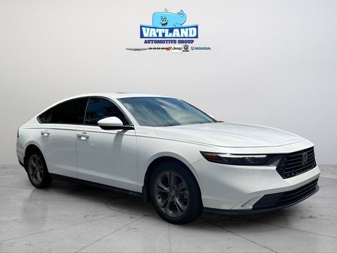 Used 2023 Honda Accord EX image 7