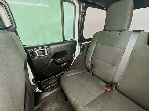 Used 2018 Jeep Wrangler Unlimited Sport S image 12