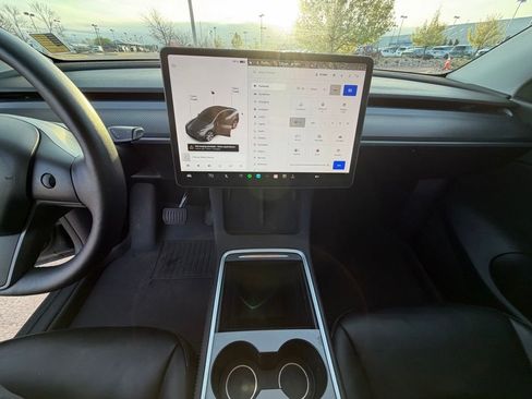 Used 2021 Tesla Model Y Long Range image 21