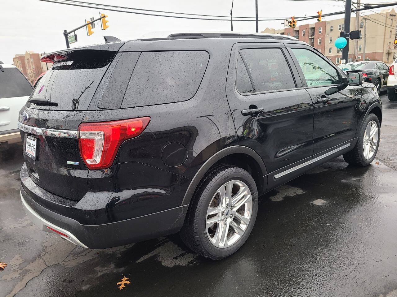 Used 2016 Ford Explorer XLT AWD/4WD image 5