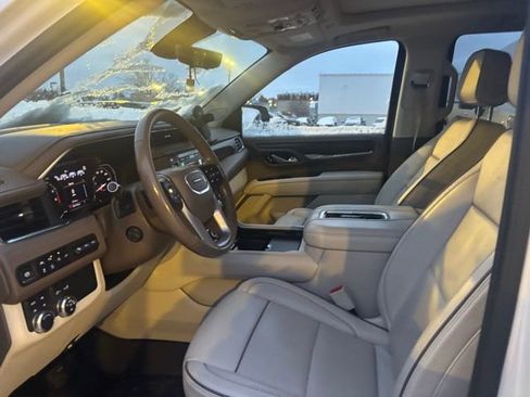 Used 2021 GMC Yukon Denali w/ Denali Premium Package image 10