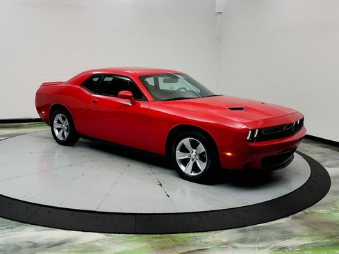 Used 2021 Dodge Challenger SXT RWD image 3