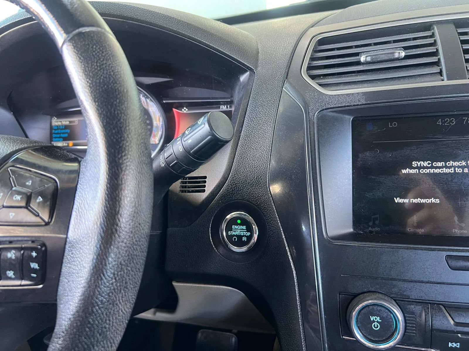 Used 2019 Ford Explorer XLT w/ Equipment Group 201A FWD image 12