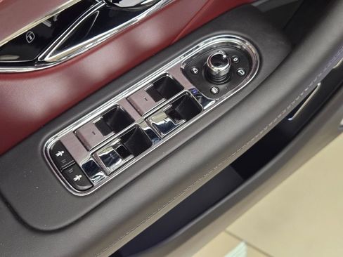 Certified 2023 Bentley Flying Spur V8 AWD/4WD image 31