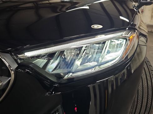 Used 2026 Mercedes-Benz GLC 300 4MATIC image 32