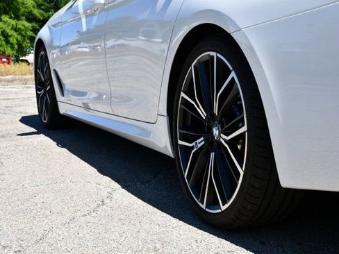 Used 2023 BMW M550i xDrive AWD/4WD image 10