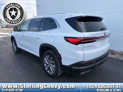 Used 2025 Buick Enclave Preferred image 3