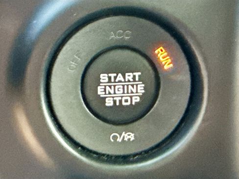 Used 2019 Jeep Wrangler Unlimited Sport S image 32