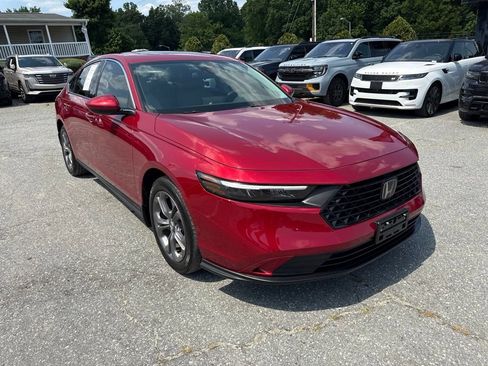 Used 2024 Honda Accord EX image 2