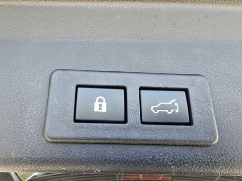 Used 2022 Subaru Ascent Limited w/ Technology Package image 21