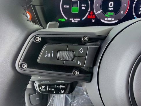 New 2025 Porsche Cayenne E-Hybrid image 14