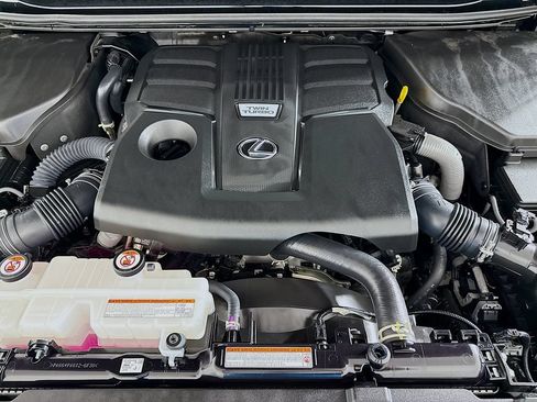 Certified 2025 Lexus GX 550 w/ Accessory Package (2T) AWD/4WD image 32