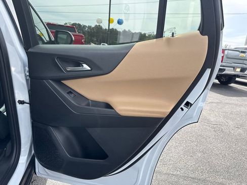 New 2026 Chevrolet Equinox ACTIV w/ Convenience Package III FWD image 17