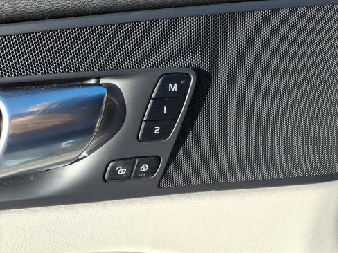 Certified 2023 Volvo XC60 B5 Plus w/ Protection Package Premier image 16