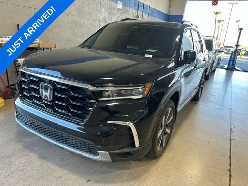 Used 2024 Honda Pilot Elite image 1