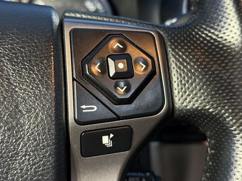 Used 2016 Toyota Tacoma SR5 w/ SR5 Appearance Package (SN) RWD image 29