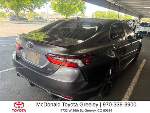 Used 2021 Toyota Camry SE w/ Convenience Package FWD image 4