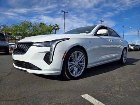 Used 2025 Cadillac CT4 Premium Luxury RWD image 2