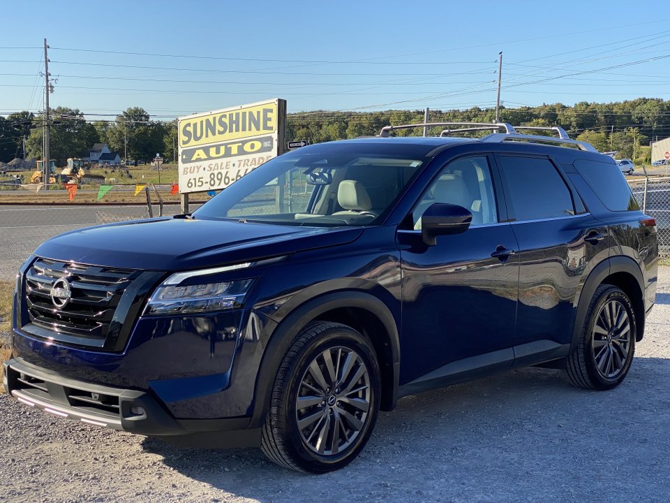 Used 2022 Nissan Pathfinder SL w/ SL Premium Package AWD/4WD image 3