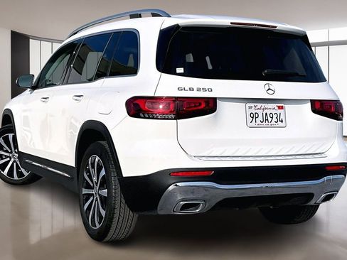 Used 2023 Mercedes-Benz GLB 250 w/ Premium Package image 4