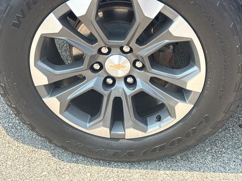 Certified 2024 Chevrolet Silverado 1500 High Country w/ Technology Package AWD/4WD image 10