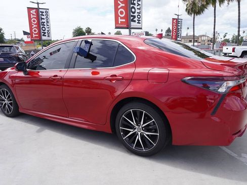 Used 2022 Toyota Camry SE w/ Convenience Package FWD image 6