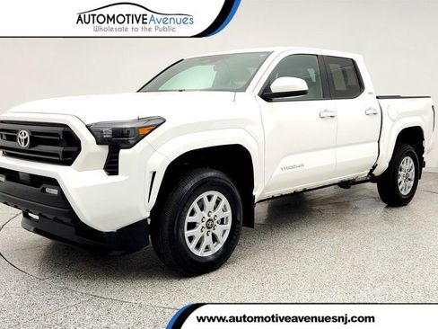 Used 2024 Toyota Tacoma SR5 image 1