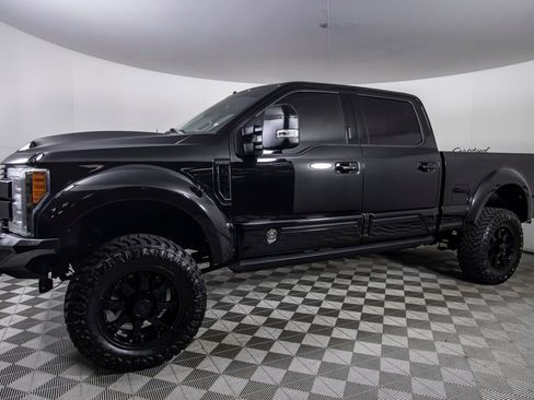 Used 2019 Ford F250 Lariat w/ Lariat Ultimate Package AWD/4WD image 9