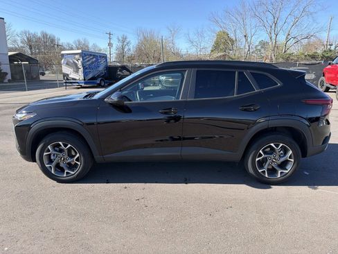 Certified 2025 Chevrolet Trax LT w/ LT Convenience Package image 16