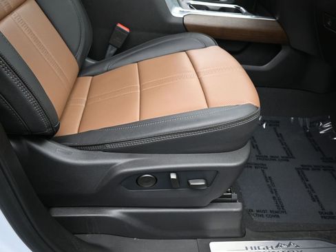 Used 2026 Chevrolet Silverado 1500 High Country w/ Technology Package image 57