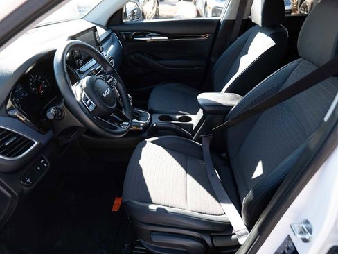Used 2023 Kia Seltos S image 10