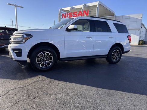 Used 2024 Ford Expedition XLT image 2