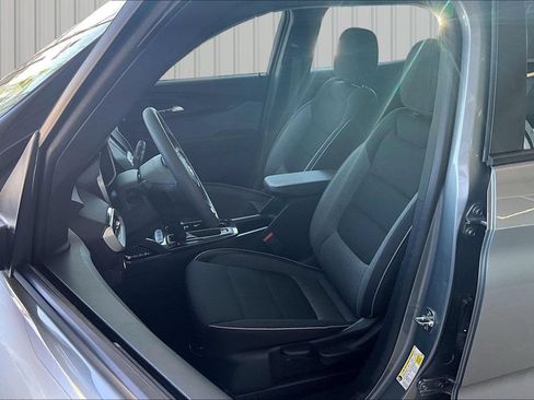 Used 2023 Chevrolet TrailBlazer LS FWD image 13