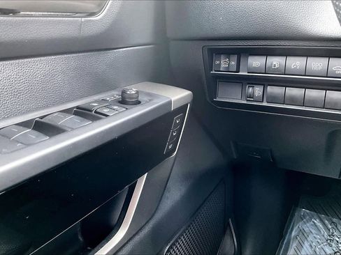 Used 2024 Toyota Tundra Limited image 33