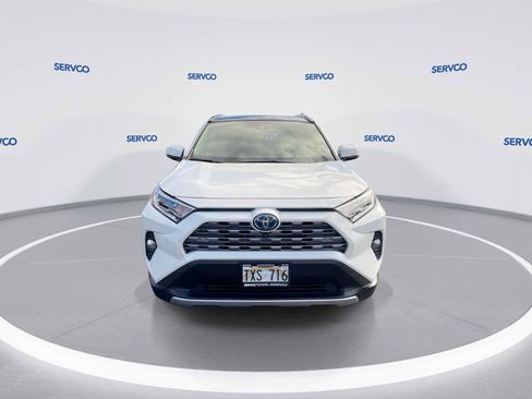 Used 2019 Toyota RAV4 Limited AWD/4WD image 3