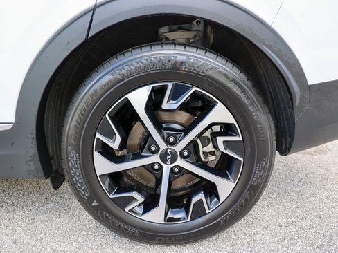 Used 2025 Kia Sportage EX FWD image 14