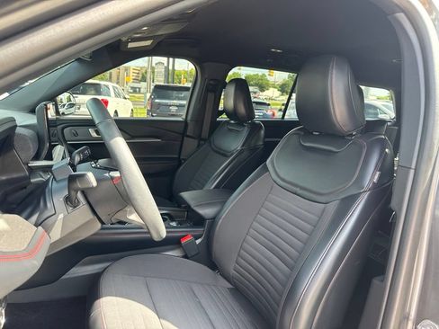 Used 2025 Ford Explorer ST-Line w/ Premium Package RWD image 15