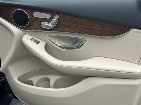 Certified 2022 Mercedes-Benz GLC 300 4MATIC image 16