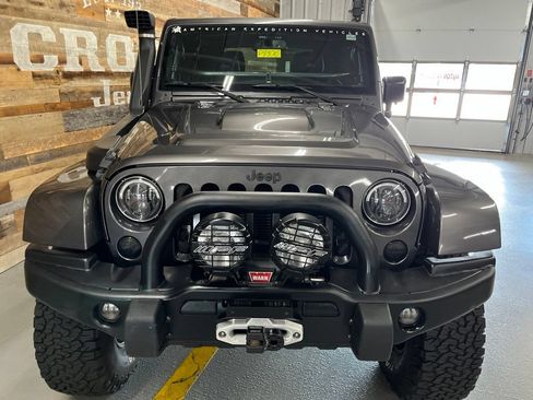Used 2016 Jeep Wrangler Unlimited Rubicon w/ Connectivity Group AWD/4WD image 10