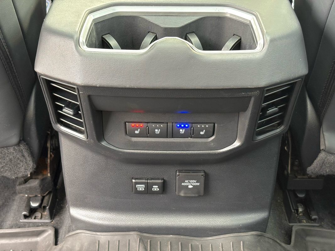 Used 2024 Toyota Tundra Platinum AWD/4WD image 31