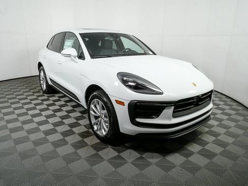 Used 2026 Porsche Macan AWD/4WD image 28