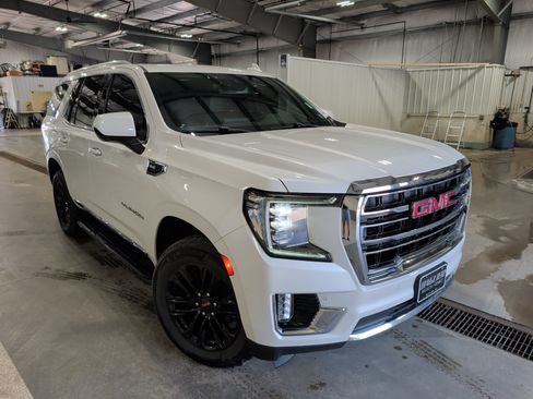 Used 2021 GMC Yukon SLT w/ Rear Media and Nav Package AWD/4WD image 1